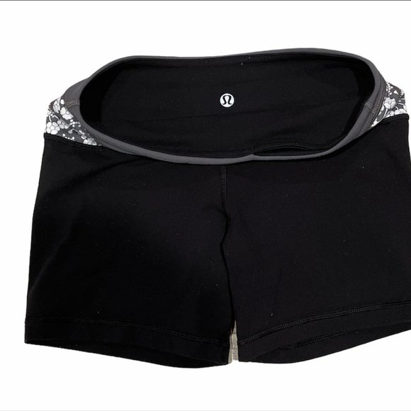 Lululemon Reverse Athletic Shorts High Rise 4.5" - Picture 6 of 13